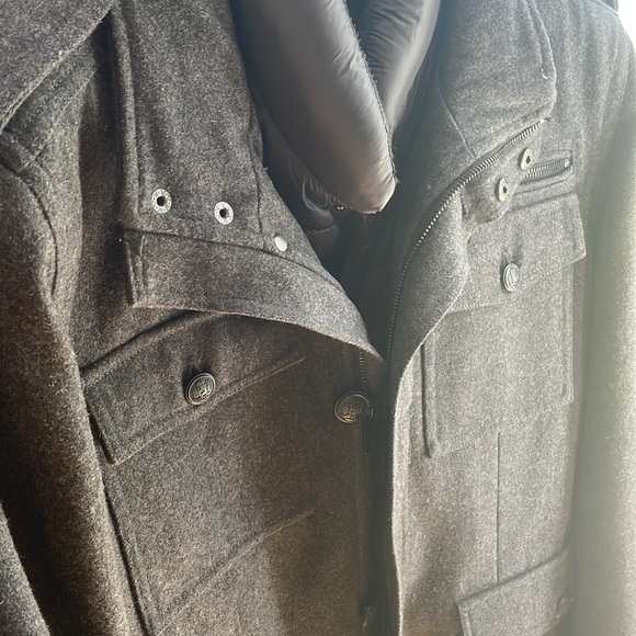 Guess insulated Winter Jacket- New Condition Sz L - Picture 8 of 12